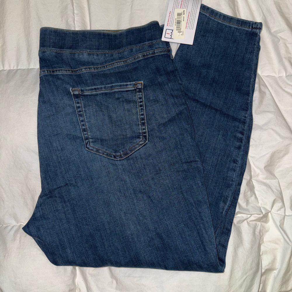 Amazon Essentials Classic Dark Blue Women's Stretch Jeans